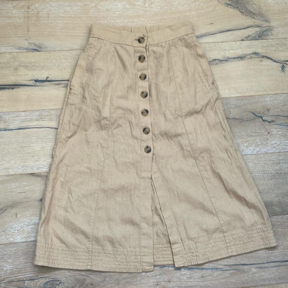 Universal Threads button down skirt XS. Never worn!